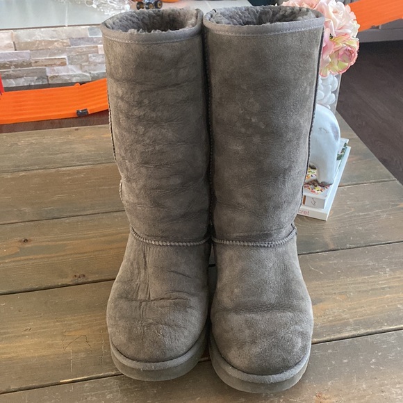 UGG Classic Tall ll - Picture 2 of 5